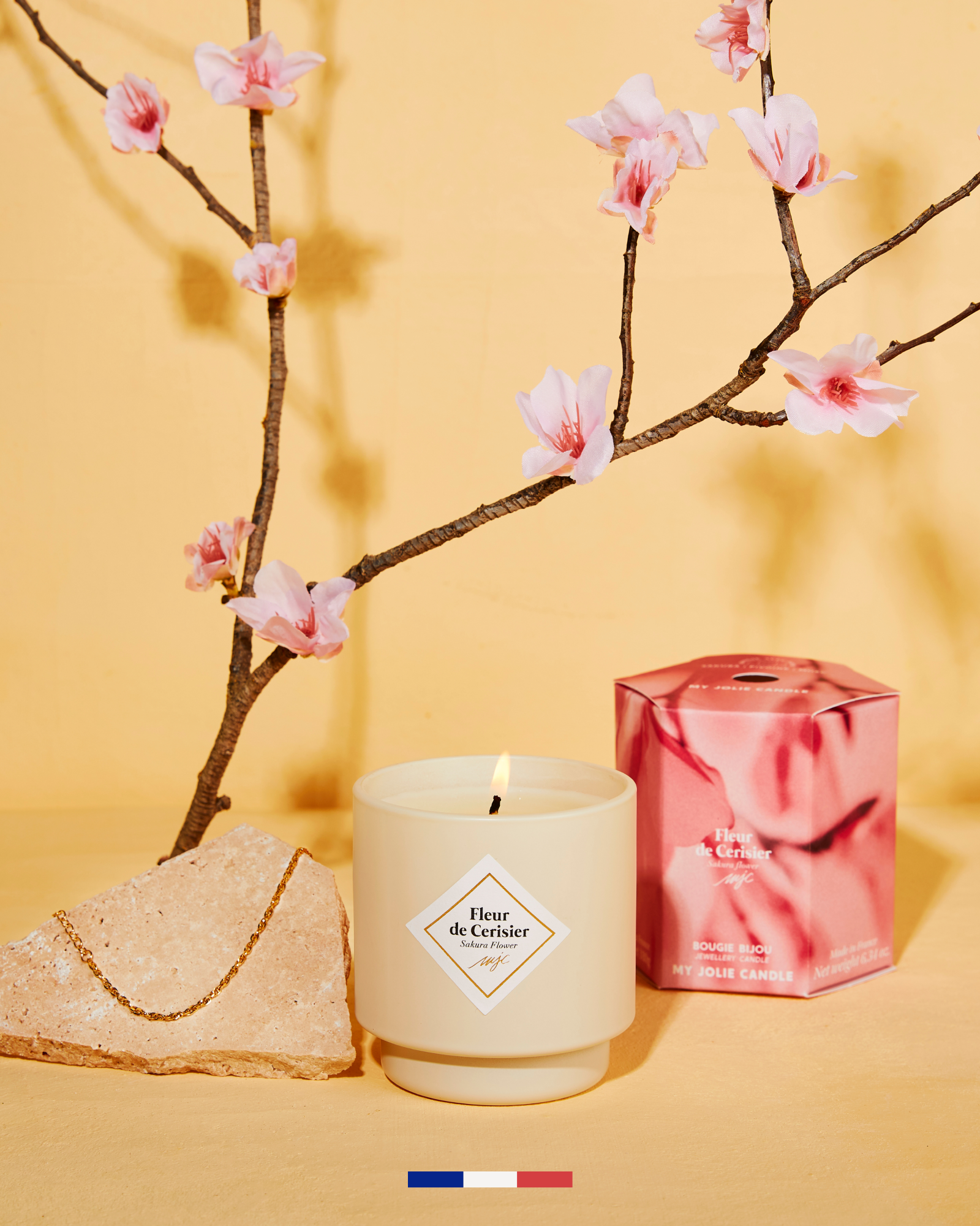 Geurkaars met sieraad Fleur de Cerisier