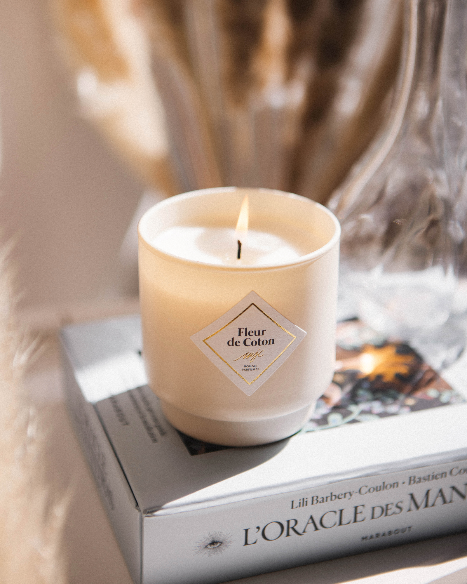 Geurkaars met sieraad Fleur de Coton