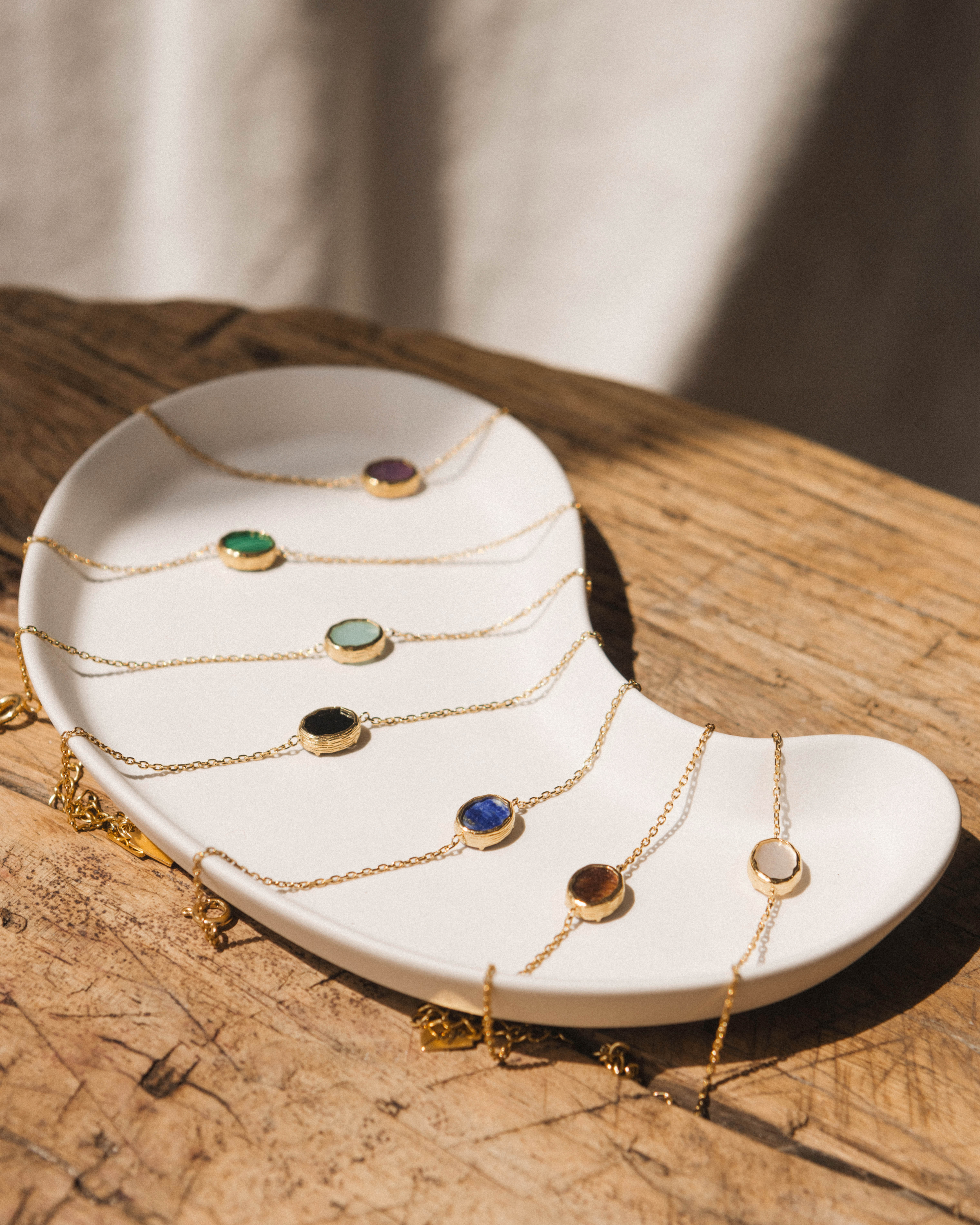 Geurkaars met sieraad Le Pouvoir des Pierres