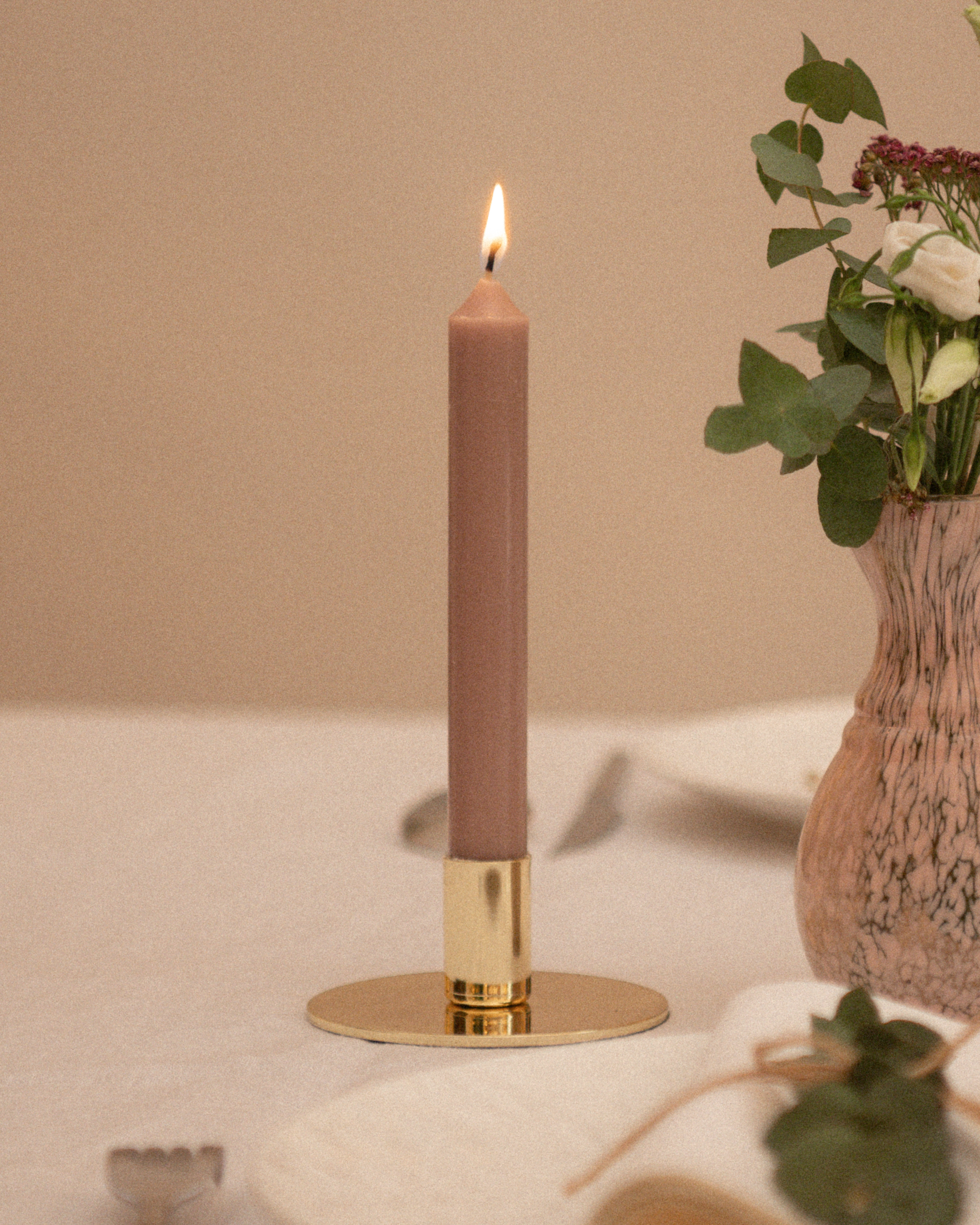 Egaal gekleurde stompkaars Taupe